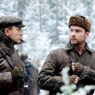 Daniel Craig stars as Tuvia Bielski and Liev Schreiber stars as Zus Bielski in Paramount Vantage's Defiance (2009). Photo credit by Karen Ballard.