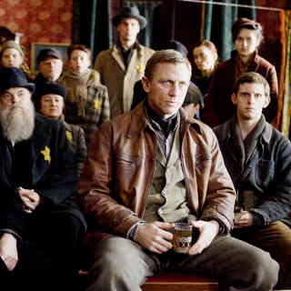 Daniel Craig stars as Tuvia Bielski in Paramount Vantage's Defiance (2009). Photo credit by Karen Ballard.