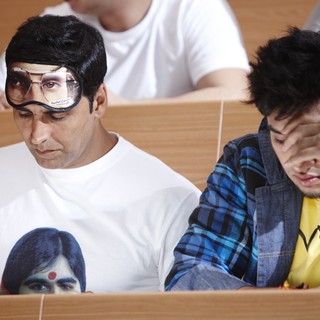Desi Boyz Picture 28