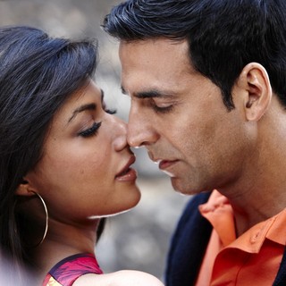 Desi Boyz Picture 9