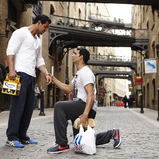 Desi Boyz Picture 13
