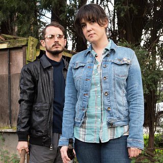 Elijah Wood stars as Tony and Melanie Lynskey stars as Ruth Kimke in Netflix's I Don't Feel at Home in This World Anymore (2017)