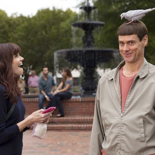 Rachel Melvin stars as Penny Pichlow and Jim Carrey stars as Lloyd Christmas in Universal Pictures' Dumb and Dumber To (2014)