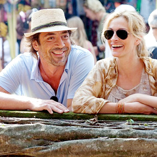 Javier Bardem stars as Felipe and Julia Roberts stars as Elizabeth Gilbert in Columbia Pictures' Eat, Pray, Love (2010)