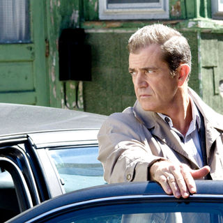 Edge Of Darkness Picture 15