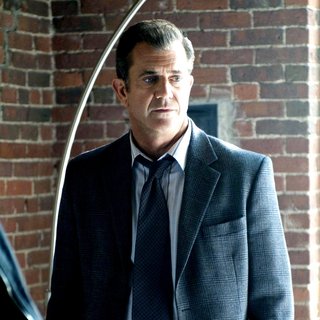 Edge Of Darkness Picture 24