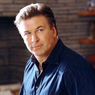 Alec Baldwin as Phil DeVoss in Paramount Pictures' ELIZABETHTOWN (2005)