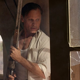Far From Men Picture 11