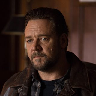 Russell Crowe stars as Jake Davis in Vertical Entertainment's Fathers and Daughters (2016)