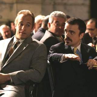 Vin Diesel and Peter Dinklage in Find Me Guilty (2006)