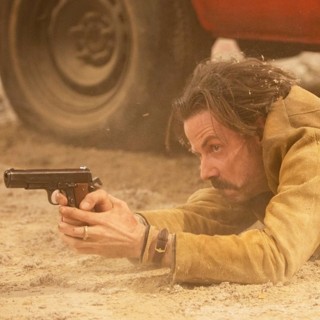 Noah Taylor stars as Gordon in A24's Free Fire (2017)