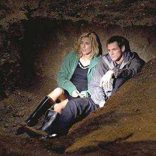 Tea Leoni and Jim Carrey in Columbia Pictures' Fun with Dick and Jane (2005)