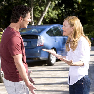 Eric Bana stars as Clarke and Leslie Mann stars as Laura in Universal Pictures' Funny People (2009)