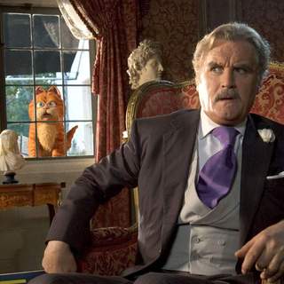 Billy Connolly as Lord Dargis in The 20th Century Fox's Garfield's A Tale of Two Kittens (2006)