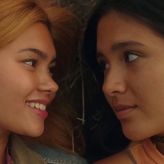 Girls Like Girls Picture 2