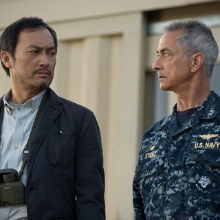 Ken Watanabe stars as Dr. Ichiro Serizawa and David Strathairn stars as Admiral William Stenz in Warner Bros. Pictures' Godzilla (2014)