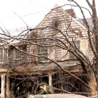 A scene from HBO Films' Grey Gardens (2009)