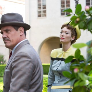 Hail Caesar Picture 4