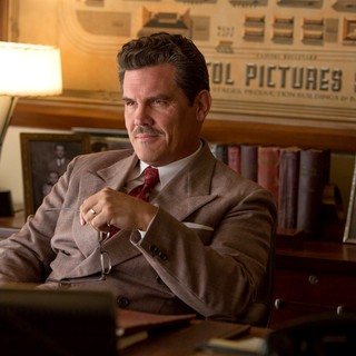 Hail Caesar Picture 7