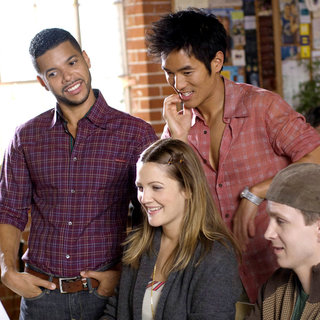 Wilson Cruz, Drew Barrymore, Leonardo Nam and Kevin Connolly in New Line Cinema's He's Just Not That Into You (2009)