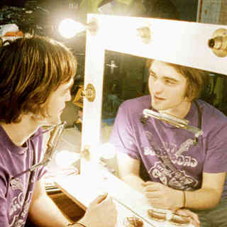Robert Pattinson stars as Art in IFC Films' How to Be (2009)