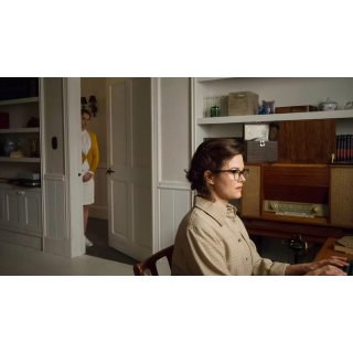I Am the Pretty Thing That Lives in the House (2016)