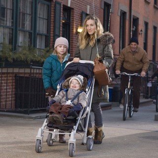 Emma Rayne Lyle, Sarah Jessica Parker and Julius Goldberg in The Weinstein Company's I Don't Know How She Does It (2011)