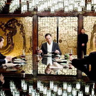 Joseph Gordon-Levitt, Ken Watanabe and Leonardo DiCaprio in Warner Bros. Pictures' Inception (2010)