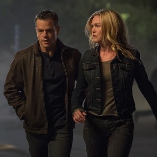 Matt Damon stars as Jason Bourne and Julia Stiles stars as Nicky Parsons in Universal Pictures' Jason Bourne (2016)