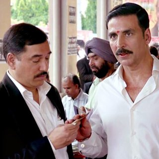 Rajiv Gupta and Akshay Kumar (Jagdish Mishra/Jolly) in Fox STAR Studios' Jolly LL.B 2 (2017)