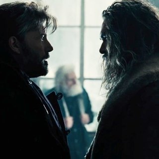 Ben Affleck stars as Bruce Wayne/Batman and Jason Momoa stars as Arthur Curry/Aquaman in Warner Bros. Pictures' Justice League (2017)