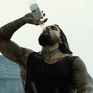 Jason Momoa stars as Arthur Curry/Aquaman in Warner Bros. Pictures' Justice League (2017)