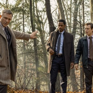 Daniel Craig, Keith Stanfield and Noah Segan in Lionsgate's Knives Out (2019)