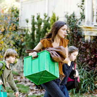 Chandler Canterbury, Rose Byrne and Lara Robinson in Summit Entertainment's Knowing (2009)