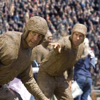 Bulldogs team captain Dodge Connolly (GEORGE CLOONEY) and war hero Carter Rutherford (JOHN KRASINSKI) in Universal Pictures' Leatherheads (2008).