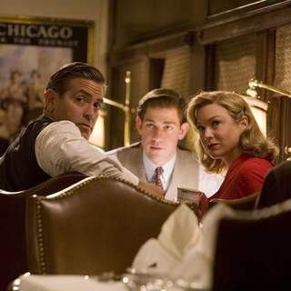 George Clooney as Dodge Connoly, John Krasinski as Carter Rutherford, and Renee Zellweger as Lexie Littleton in Leatherheads (2008).