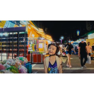 Left-Handed Girl (2025)