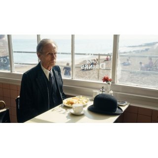 Living (2022)