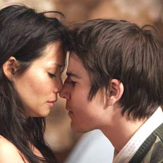 Lucy Liu as Lindsey and Josh Hartnett as Slevin in MGM's Lucky Number Slevin (2006)