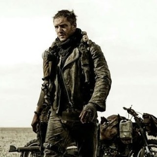 Tom Hardy stars as Max Rockatansky in Warner Bros. Pictures' Mad Max: Fury Road (2015)