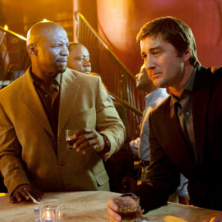 Luke Wilson stars as Jack Harris and Terry Crews stars as James in Paramount Vantage's Middle Men (2010)