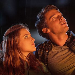 Bella Thorne stars as Katie and Patrick Schwarzenegger stars as Charlie in Open Road Films' Midnight Sun (2018)