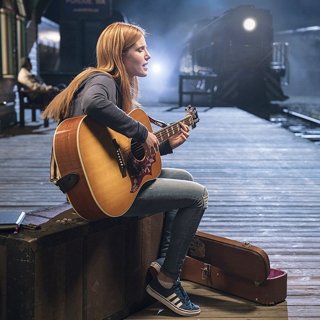Bella Thorne stars as Katie in Open Road Films' Midnight Sun (2018)