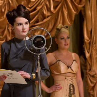 Miss Pettigrew Lives For A Day Picture 4