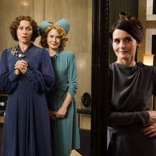 Miss Pettigrew Lives For A Day Picture 5