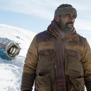 Idris Elba stars as Ben Bass in 20th Century Fox's The Mountain Between Us (2017)