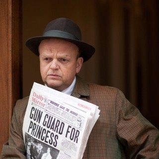 Toby Jones in The Weinstein Company's My Week with Marilyn (2011)