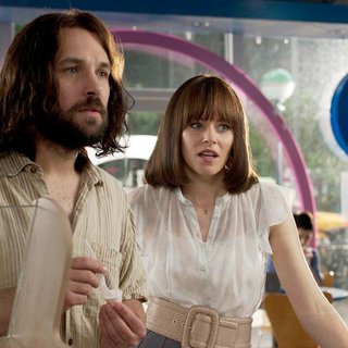 Paul Rudd stars as Ned and Elizabeth Banks stars as Miranda in The Weinstein Company's Our Idiot Brother (2011)