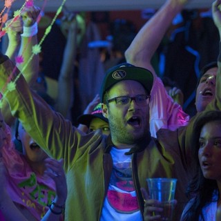 Seth Rogen stars as Mac Radner in Universal Pictures' Neighbors (2014)