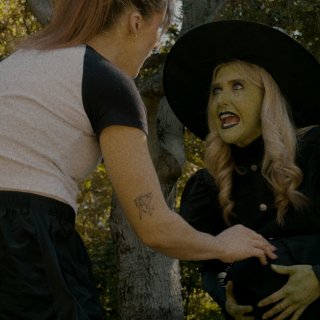 Never Feed A Hungry Witch Picture 4